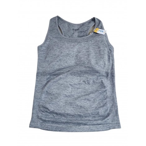 Musculosa deportiva con copa